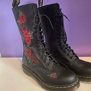 Like new VODA high top Dr. Martens